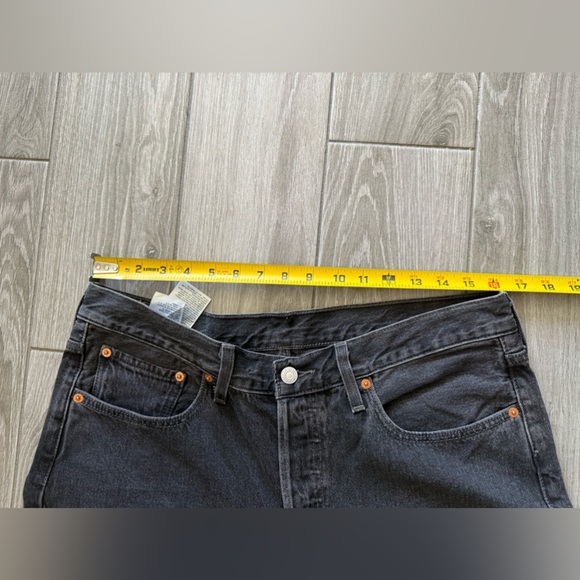 Levi’s|Black gray wash women’s straight leg jeans,raw hem & bow details•••NWT - Picture 13 of 15